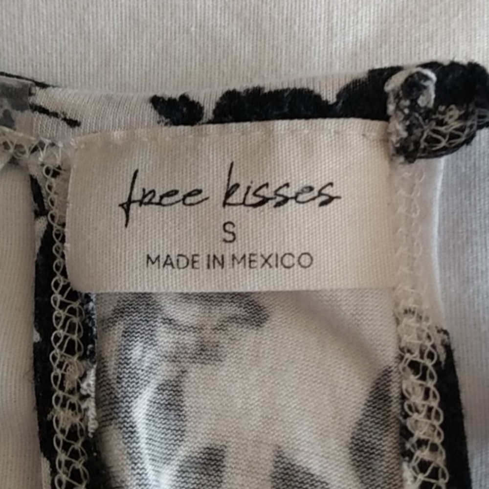 “Free Kisses” Tank Top – Black/White – Sleeveless - Women's Small - Picture 5 of 5
